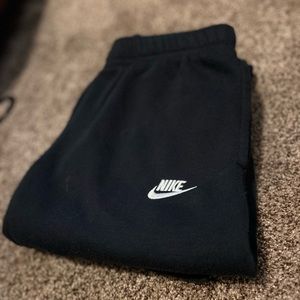 Men's Nike sportsclub fleece pants size: medium black